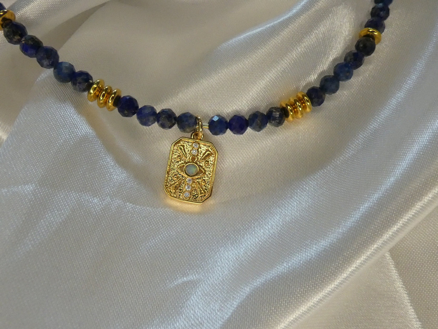 Collier Blue eyes