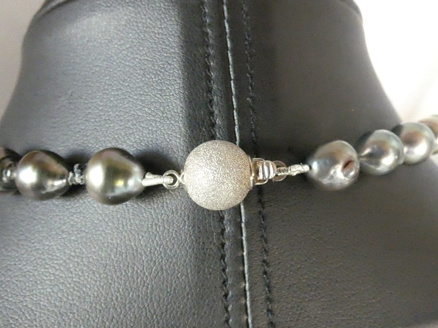 Collier de perle de culture de Tahiti " Ia orana"