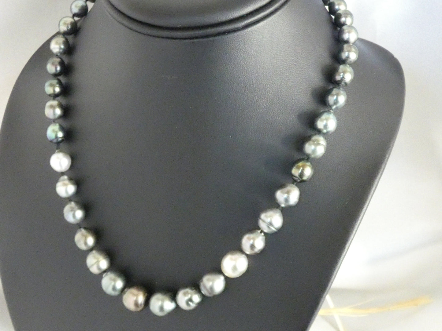Collier de perle de culture de Tahiti " Ia orana"