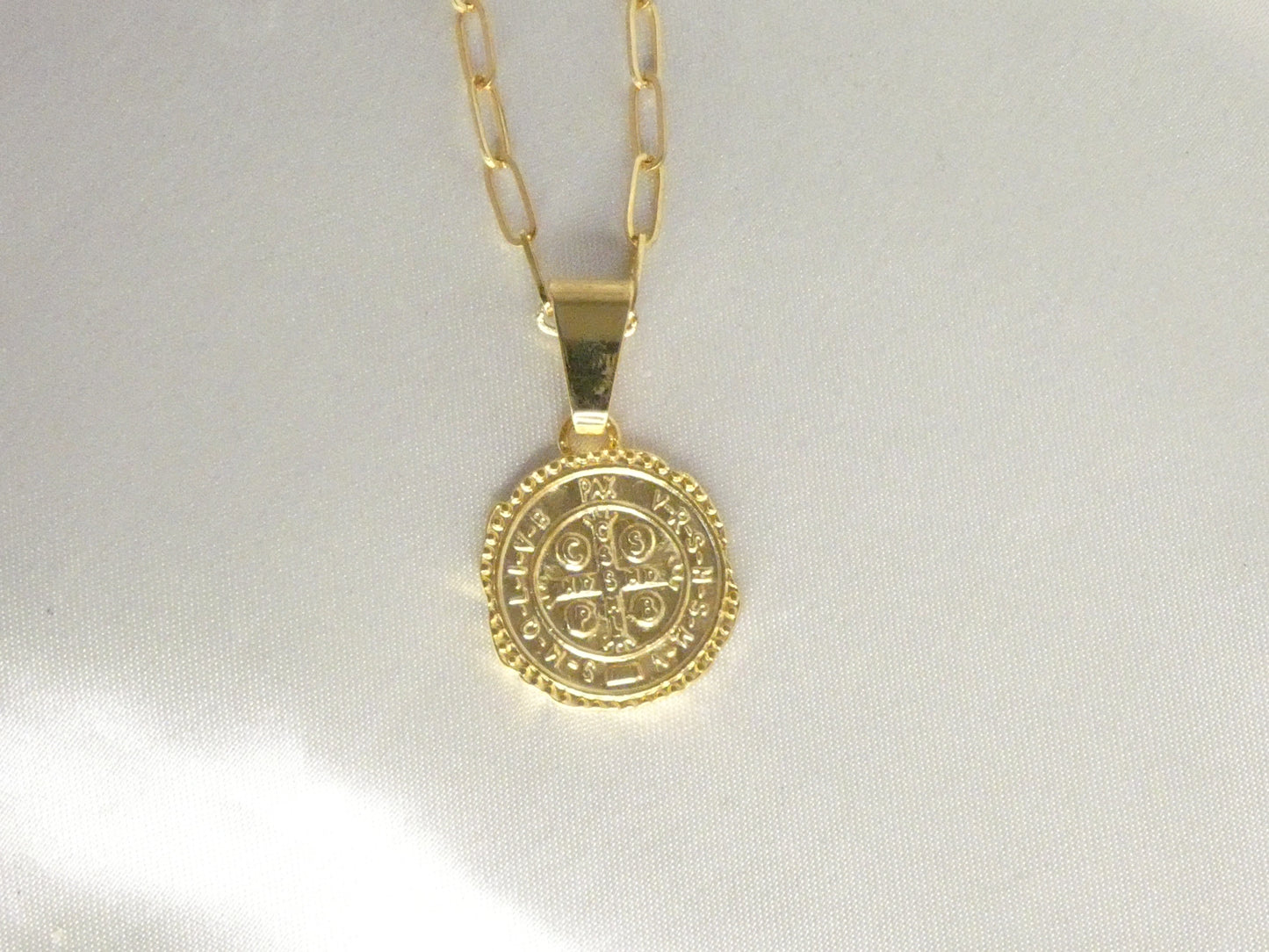 Collier plaqué or pièce antique