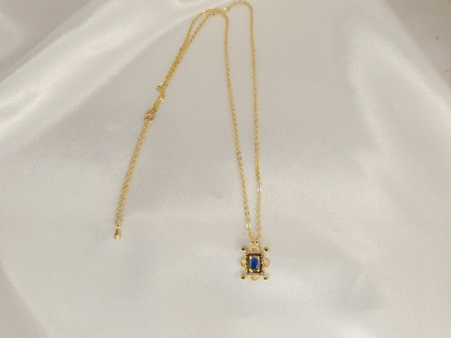 Collier Alice