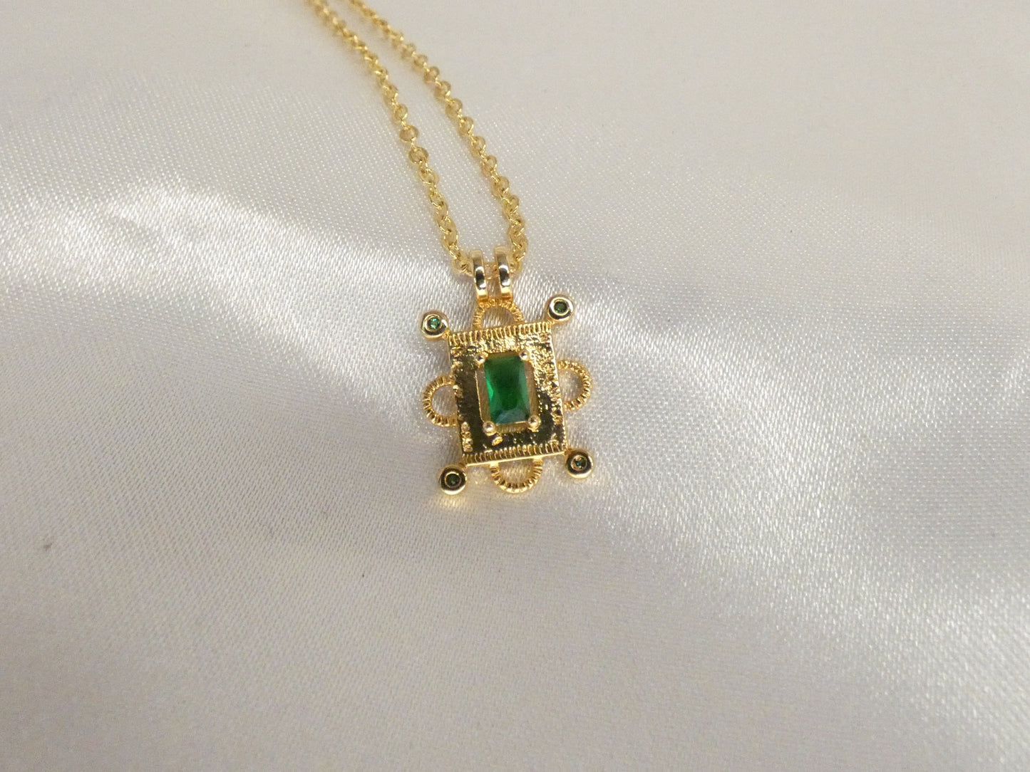 Collier Alice