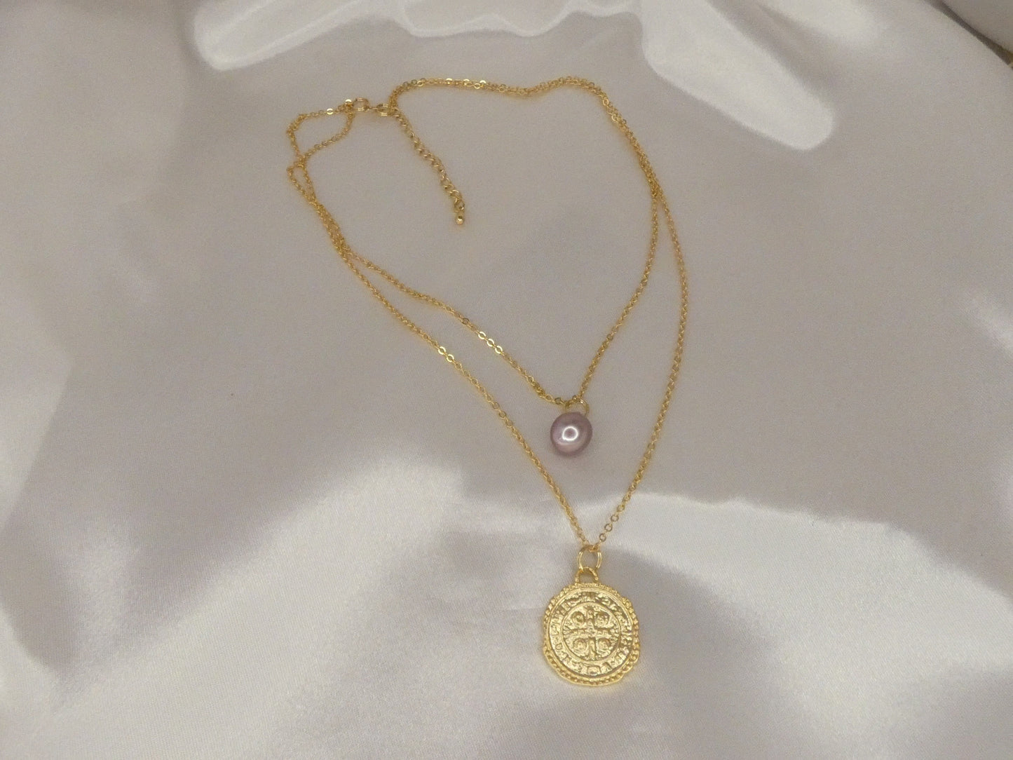 Double collier avec perle Edison rose et médaillon