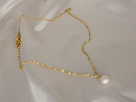 Collier plaqué or avec perle blanche