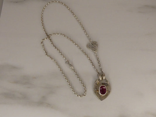 Collier en argent et rubis